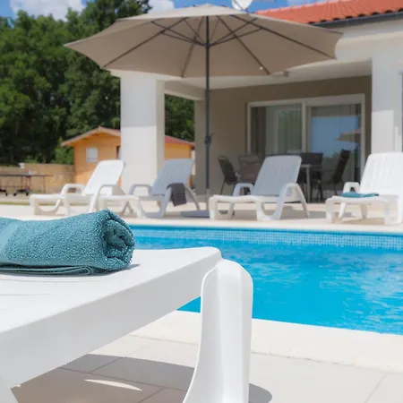 Nikol Villa